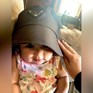 Super cute black bucket hat